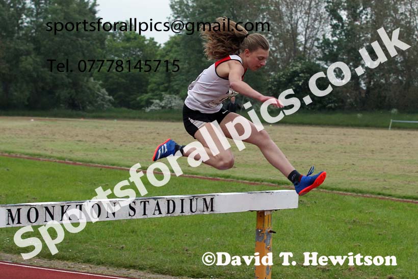 1500 metres steeplechase, 2021 North East Grand Prix No. 3, Monkton, Wednesday, june 2nd. Photo: David T. Hewitson/Sports for All Pics